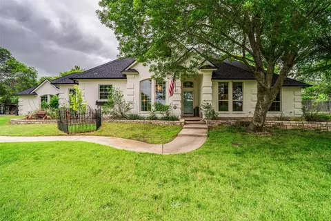 105 Derek Dr, Hudson Oaks, TX 76087