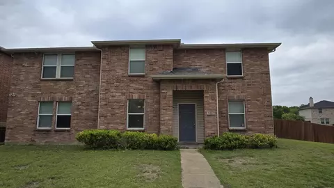 2801 Kerrville Dr, Mesquite, TX 75181