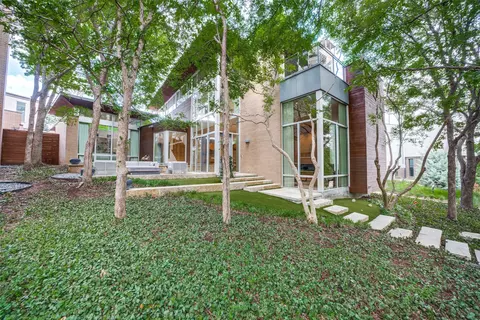 2207 Kessler Woods Ct, Dallas, TX 75208