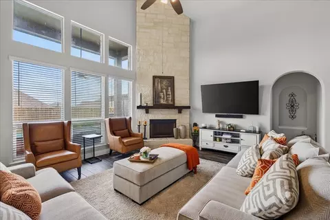 Living - 2106 Devonblue Dr, Forney, TX 75126 photo 2 of 2