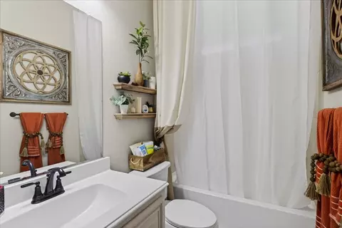 Bath - 2106 Devonblue Dr, Forney, TX 75126 photo 3 of 3