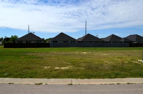 307 Preston Rd, Mabank, TX 75147