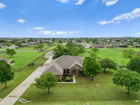7811 Valley Ridge Dr, Northlake, TX 76247