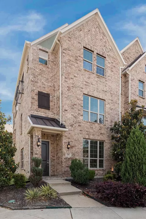281 Scotia St, Lewisville, TX 75056