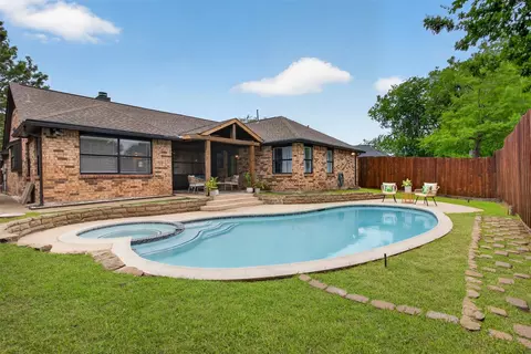 8206 Spinnaker Cv, Rowlett, TX 75089