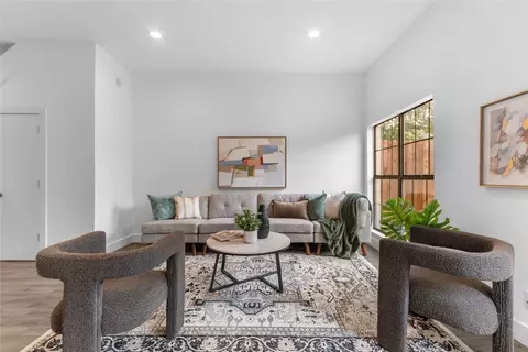 2807 Throckmorton St #103, Dallas, TX 75219