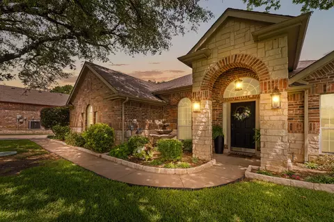 3211 Golden Oaks Cir, Granbury, TX 76049