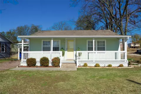 201 Water St, Whitesboro, TX 76273