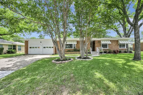 2716 Spruce Park Dr, Richland Hills, TX 76118