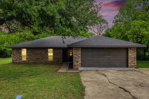 100 Pecan Cir, Trenton, TX 75490