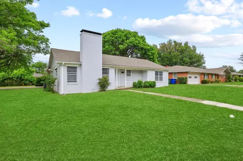218 Texoma Dr, Whitesboro, TX 76273