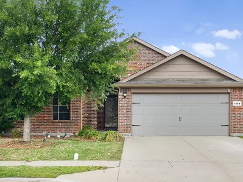 1108 Wellesbourne Ln, Fort Worth, TX 76134