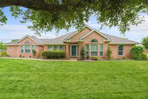 830 S Clinton Ln, Midlothian, TX 76065