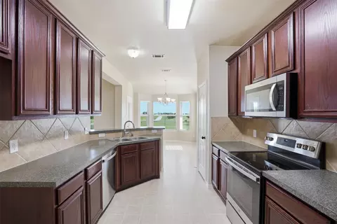 7229 Muirfield Dr, Cleburne, TX 76033