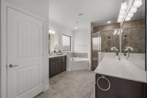Bath - 4341 Rush Rd, Midlothian, TX 76065 photo 1 of 2