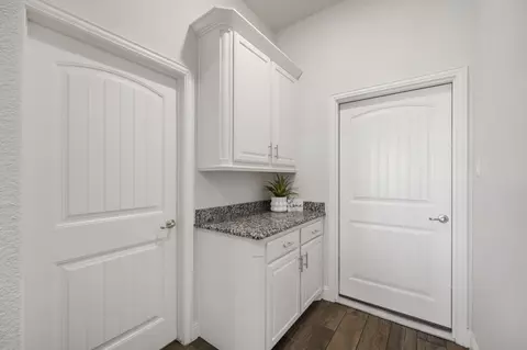 Entry Way - 4341 Rush Rd, Midlothian, TX 76065 photo 4 of 4