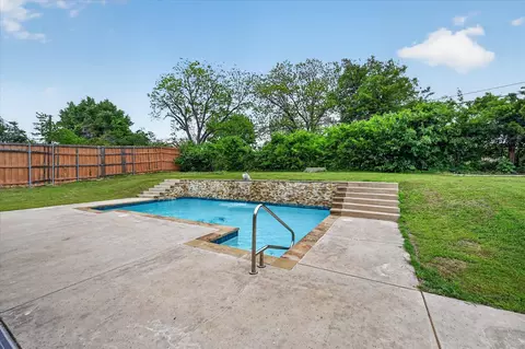 2026 Sheriff Dr, Grand Prairie, TX 75051