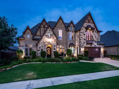 5808 Naples Dr, Flower Mound, TX 75028
