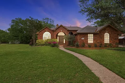 2402 Ravinia Dr, Corinth, TX 76208