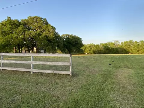 1524 Burns City Rd, Gainesville, TX 76240