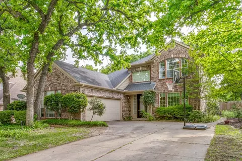 1390 Forest Creek Dr, Lewisville, TX 75067