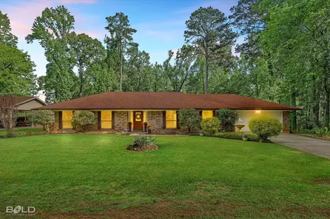 8707 Woodstock Dr, Haughton, LA 71037