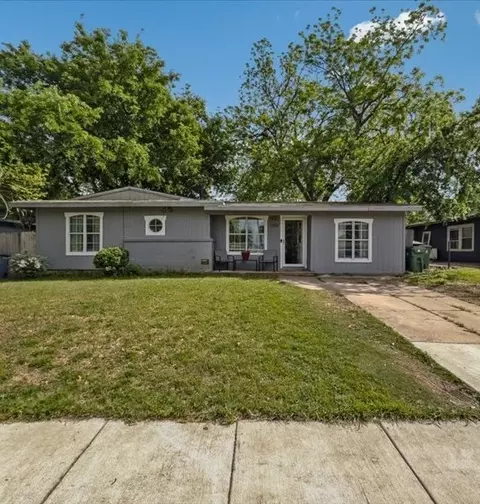1310 E Inwood Dr, Arlington, TX 76010