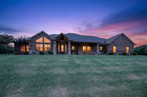 128 Whispering Winds Dr, Gunter, TX 75058