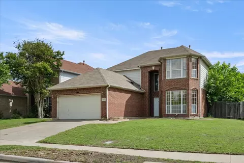 4805 Parkmount Dr, Fort Worth, TX 76137