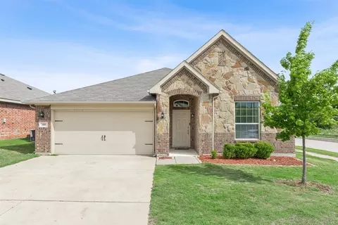 400 Sandhurst Dr, Crowley, TX 76036