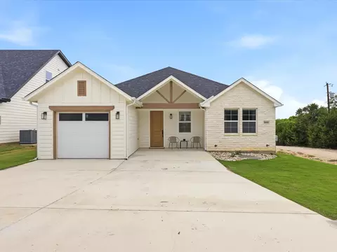 5600 San Jacinto Dr, Granbury, TX 76048