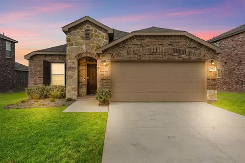 2062 Pleasant Knoll Cir, Forney, TX 75126