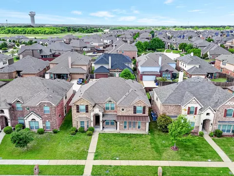 127 Lake Trail Dr, Red Oak, TX 75154