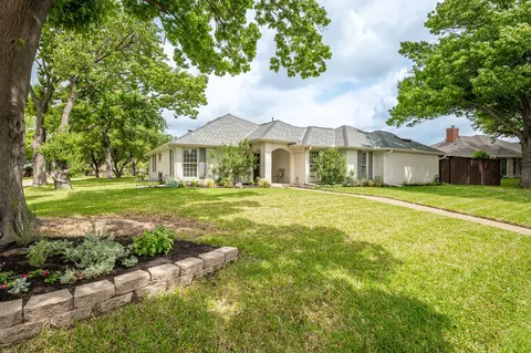 3809 Kelly Blvd, Carrollton, TX 75007