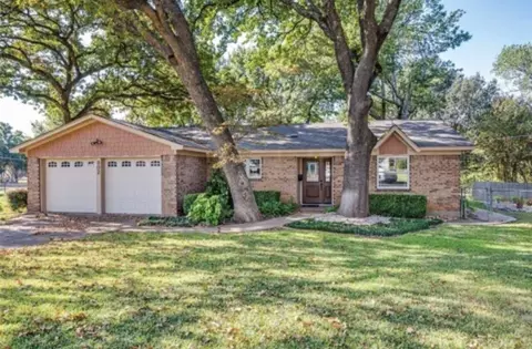 802 Wilshire Ct, Arlington, TX 76012