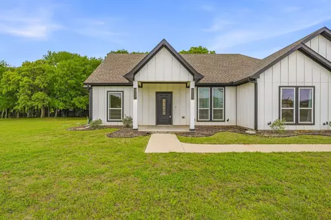 6106 Moose Dr, Granbury, TX 76048