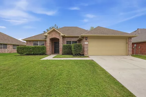 2910 Chisholm Trl, Corinth, TX 76210
