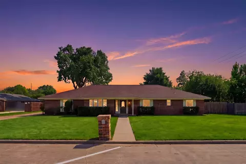 1006 Trophy Club Dr, Trophy Club, TX 76262