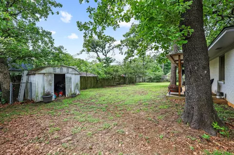 Exterior - 120 Mark Dr, Denison, TX 75021 photo 6 of 8