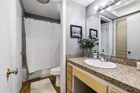 Bath - 120 Mark Dr, Denison, TX 75021 photo 1 of 3