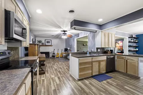 Kitchen - 120 Mark Dr, Denison, TX 75021 photo 4 of 4