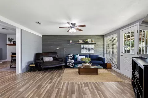 Living - 120 Mark Dr, Denison, TX 75021 photo 2 of 3
