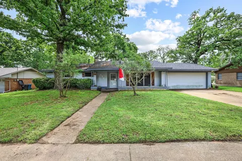 120 Mark Dr, Denison, TX 75021