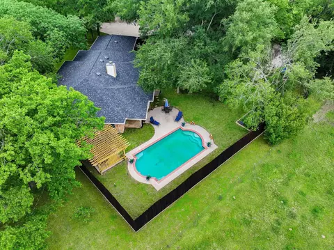 4397 Highland Dr, Denison, TX 75020