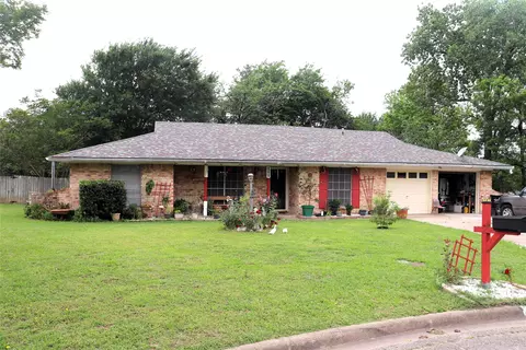 620 Mink Dr, Greenville, TX 75402
