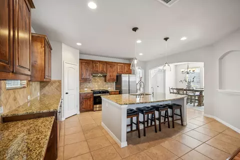 520 Eastland Dr, Lewisville, TX 75056