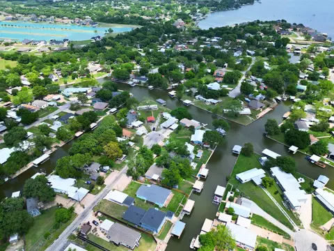 4316 Elmwood Ct, Granbury, TX 76049