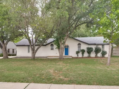 4409 Skyline Dr, Rowlett, TX 75088