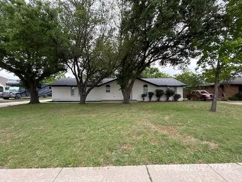 4409 Skyline Dr, Rowlett, TX 75088