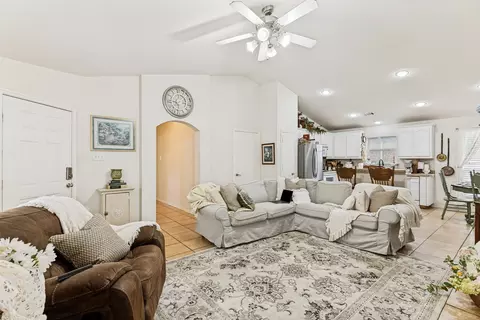 6432 Geneva Ln, Fort Worth, TX 76131